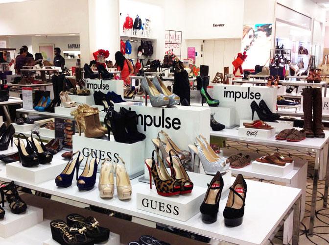 Diversas opções de lojas da Lincon Road, incluindo uma Macy's. Foto: GC/Blog Vambora! Diversas opções de lojas da Lincon Road, incluindo uma Macy's. Foto: GC/Blog Vambora!