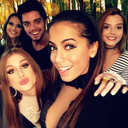 Embora o BBB15 já tenha acabado, Aline Gotschalg não para e nem tira o sorriso do rosto. A loira registrou sua passagem por Salvador para acompanhar a Micareta de Feira de Santana Foto: Instagram: @alinegoficial / Reprodução