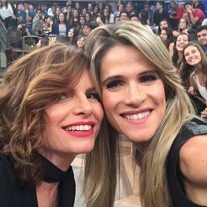 Embora o BBB15 já tenha acabado, Aline Gotschalg não para e nem tira o sorriso do rosto. A loira registrou sua passagem por Salvador para acompanhar a Micareta de Feira de Santana Foto: Instagram: @alinegoficial / Reprodução