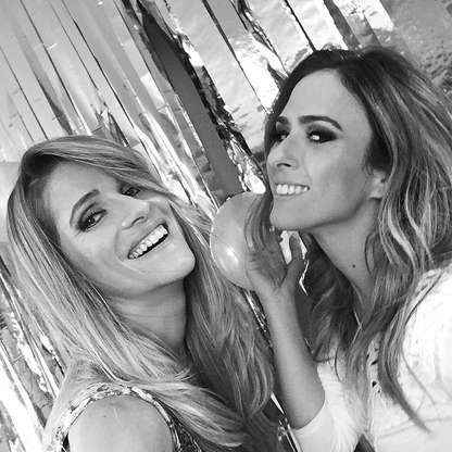 Embora o BBB15 já tenha acabado, Aline Gotschalg não para e nem tira o sorriso do rosto. A loira registrou sua passagem por Salvador para acompanhar a Micareta de Feira de Santana Foto: Instagram: @alinegoficial / Reprodução