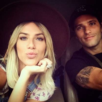 Embora o BBB15 já tenha acabado, Aline Gotschalg não para e nem tira o sorriso do rosto. A loira registrou sua passagem por Salvador para acompanhar a Micareta de Feira de Santana Foto: Instagram: @alinegoficial / Reprodução