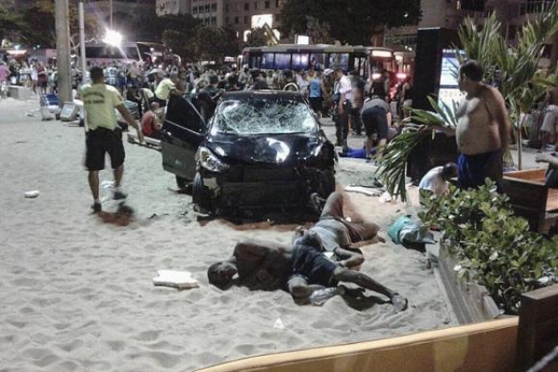 Atropelamento em Copacabana - Foto Andrea Usero/Agência EFE
