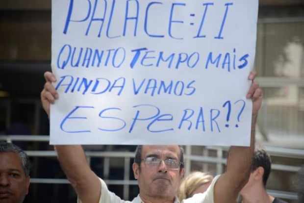Rio de Janeiro - Após 20 anos do desabamento do edifício Palace II, vítimas protestam no Tribunal de Justiça, no centro (Tomaz Silva/Agência Brasil)
