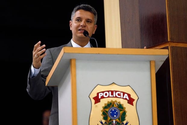 O novo superintendente da Polícia Federal no Rio de Janeiro, delegado Ricardo Andrade Saadi, fala durante cerimônia de posse, na sede da PF.