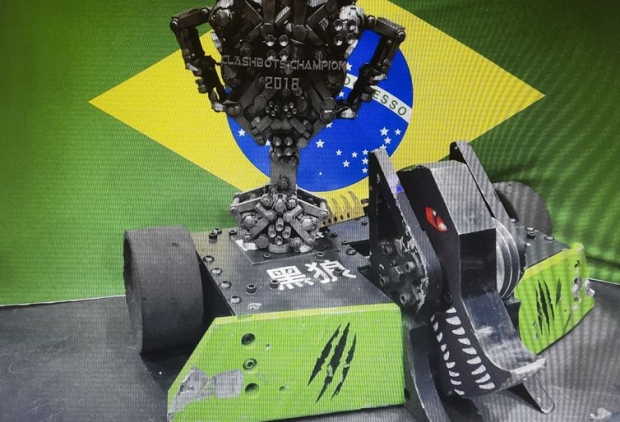Brasileiros vencem na China competição internacional de luta de robôs