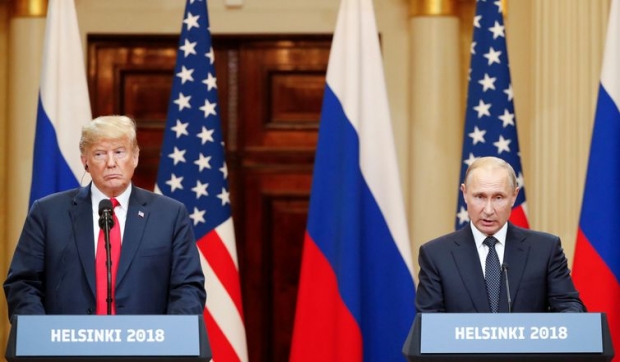 O presidente dos EUA, Donald Trump, e o presidente russo, Vladimir Putin, realizam uma coletiva de imprensa conjunta após a reunião
