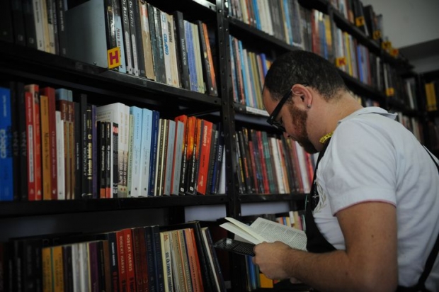 Hoje (29) é dia Nacional do Livro. Na foto, o Sebinho, em Brasília, é referência no setor de livros usados. Possui um amplo acervo de títulos nas mais variadas áreas (José Cruz/Agência Brasil)