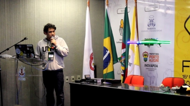 Drone operado por software livre