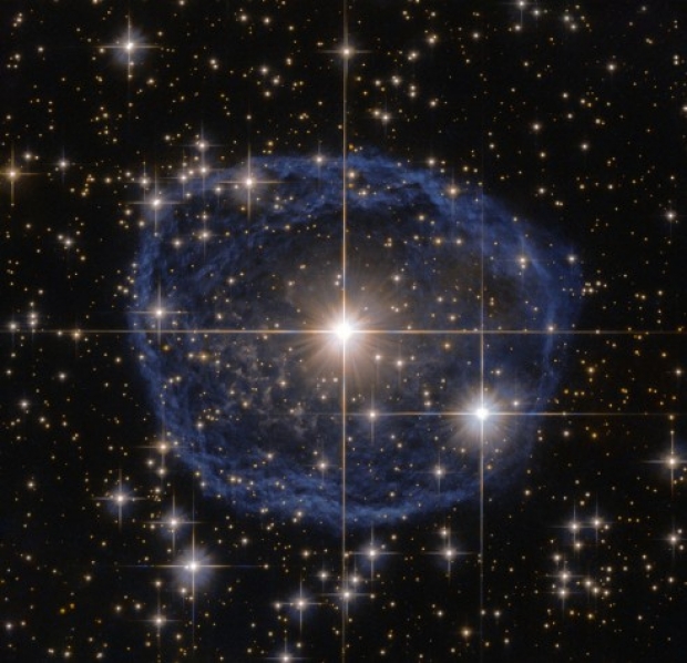 Telescópio Hubble captura imagem de bolha azul espacial