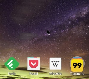 Usar Pendrives no Quantum GO: Plugue um mouse ao Quantum GO usando um cabo USB OTG e um cursor aparece na tela.