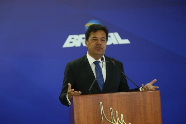 Brasília - O ministro da Educação, Mendonça Filho, anuncia a liberação de recursos para o Programa de Fomento às Escolas de Ensino Médio em Tempo Integral (Antonio Cruz/Agência Brasil)