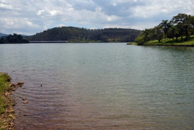 Mairiporã (SP) - A barragem Sete Quedas faz parte do Sistema Cantareira de abastecimento de água para a capital (Rovena Rosa/Agência Brasil)