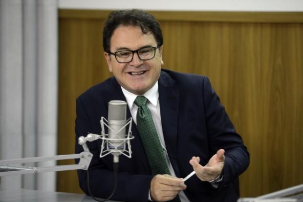 Brasília - O presidente da Embratur, Vinicios lummertz, dá entrevista ao programa Brasil em Pauta, nos estúdios das rádios EBC. (José Cruz/Agência Brasil) 