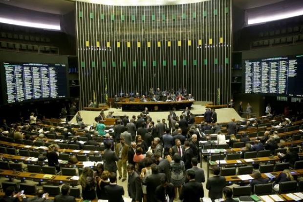 Brasília - Câmara dos Deputados aprova aumento de pena para roubo com uso de explosivos (Wilson Dias/Agência Brasil)