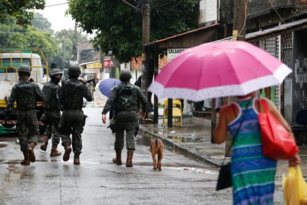 Rio de Janeiro - Cerca de 1,4 mil militares das Forças Armadas voltam à Vila Kennedy, na zona oeste da cidade (Tânia Rêgo/Agência Brasil)