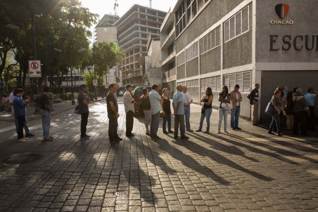 Vinte milhões foram convocados a votar neste domingo (20) na Venezuela