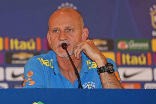 O preparador de goleiros da Seleção Brasileira, Cláudio Taffarel, participa de coletiva na Granja Comary