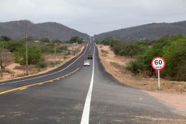 Canapi (AL) - O ministro Moreira Franco participa da inauguração das obras de pavimentação da rodovia BR-316/AL, Trecho Carié - Canapi (Beth Santos/Secretaria Geral da PR)