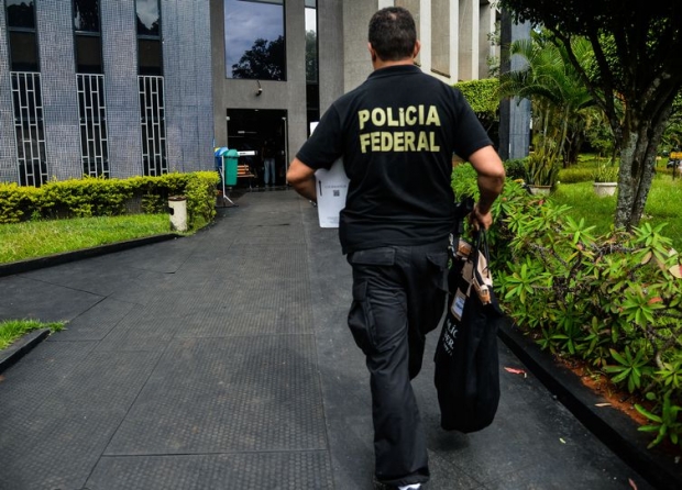 Brasília - A Polícia Federal (PF) deflagrou na manhã de hoje (25) a 6ª fase da Operação Zelotes. Os policiais estão nas ruas para cumprir 20 mandados de condução coercitiva