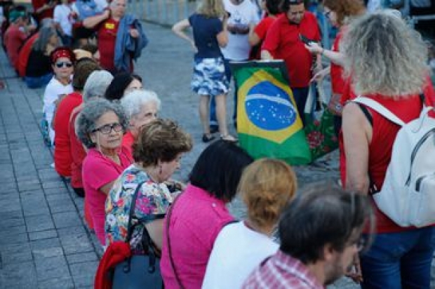 Manifestação do dia Internacional do Trabalho na Praça XV, região central da cidade, convocada pela Central Unica dos Trabalhadores. 