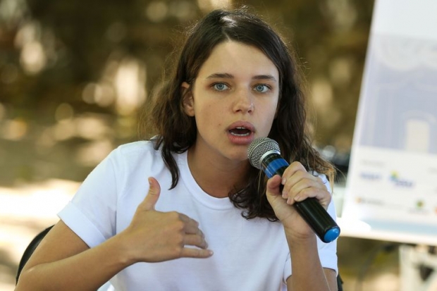 A atriz Bruna Linzmeyer participa de debate com o tema 