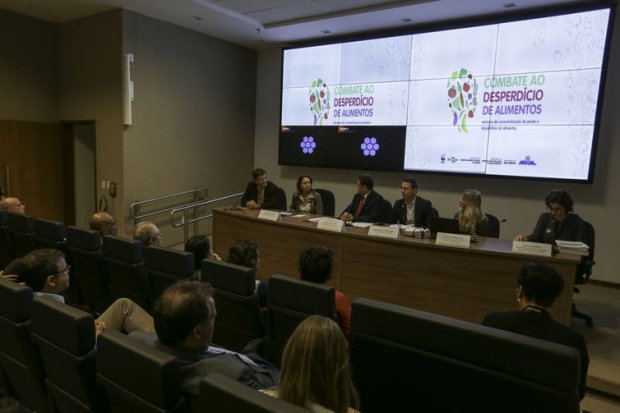 O ministro do Meio Ambiente, Edson Duarte, participa do lançamento da Semana e Campanha de Combate ao Desperdício de Alimentos.
