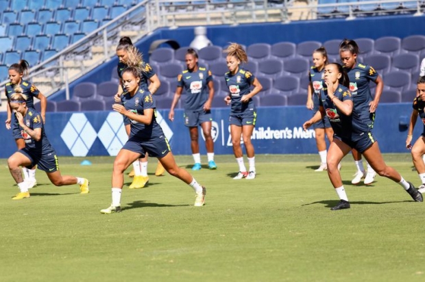 Nessa quarta-feira (25), as jogadoras reconheceram o gramado do Children's Mercy Park