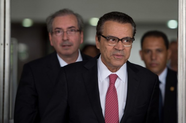 O Presidente da Câmara dos Deputados, Henrique Alves (PMDB-RN), e o líder do PMDB na Câmara, Eduardo Cunha (PMDB-RJ), após reunião do Conselho Nacional do PMDB. (Marcelo Camargo/Agência Brasil)