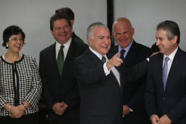 O presidente Michel Temer durante a assinatura de MP que cria nova política industrial para o Setor Automotivo.