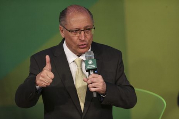 O candidato do PSDB à Presidência da República, Geraldo Alckmin, participa de debate sobre agricultura promovido pela Confederação da Agricultura e Pecuária do Brasil (CNA) e pelo Conselho do Agro.