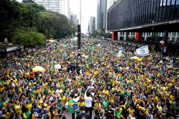 Ato pró-Bolsonaro em São Paulo, os eleitores e simpatizantes do candidato à Presidência pelo PSL, reuniram-se na Avenida Paulista, região central da cidade.
