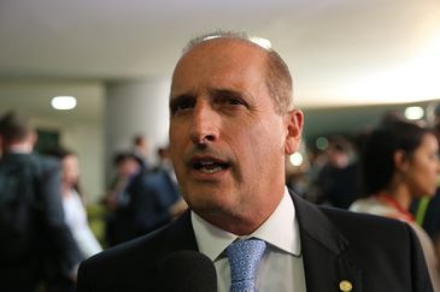 Brasília - Entrevista com o deputado Onyx Lorenzoni durante a votação do impeachment da presidente Dilma Rousseff (Valter Campanato/Agência Brasil)