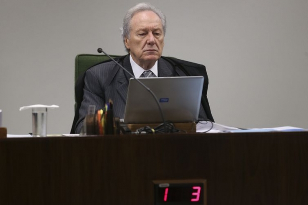 Ministro da Segunda Turma do STF Ricardo Lewandowski durante julgamento de ação penal proposta pela PGR contra a senadora Gleisi Hoffmann (PT-PR) e seu marido, o ex-ministro do Planejamento Paulo Bernardo.