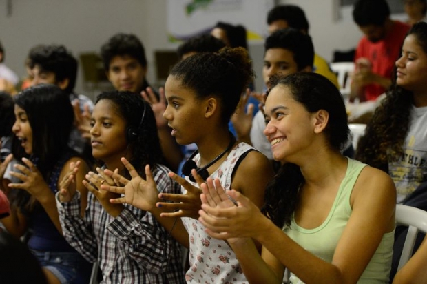 Rio de Janeiro - Jovens participam do projeto Agentes de Promoção da Acessibilidade, no qual recebem noções de Libras, audiodescrição e legislação inclusiva (Fernando Frazão/Agência Brasil)