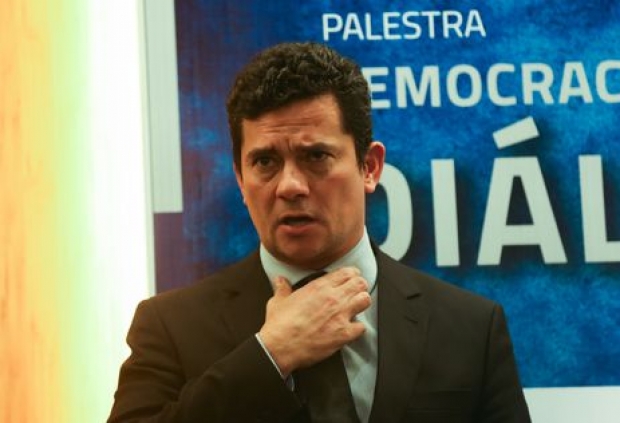 Brasília - O juiz federal Sérgio Moro participa da palestra Democracia, Corrupção e Justiça: Diálogos para um País Melhor, no UniCeub (José Cruz/Agência Brasil)