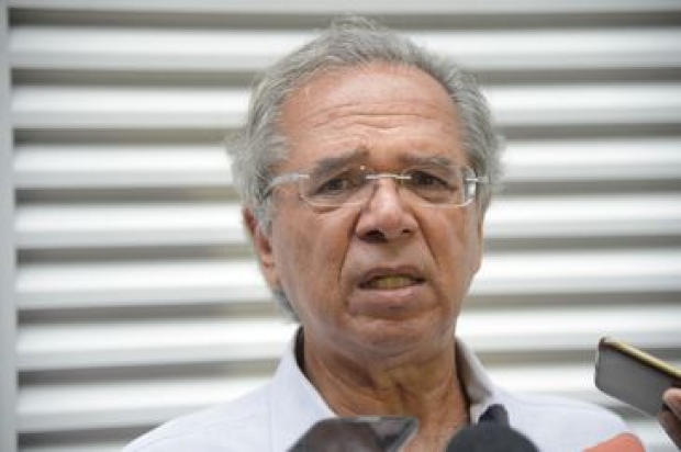 O economista Paulo Guedes, que comanda o núcleo econômico da campanha do candidato do PSL à Presidência da República, Jair Bolsonaro, fala à imprensa.