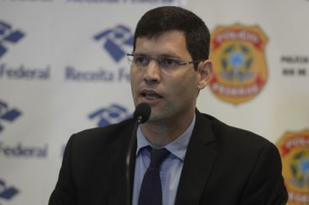 Rio de Janeiro - O delegado Alexandre Bessa durante coletiva de imprensa sobre a Operação Rizoma na sede da Polícia Federal, na zona portuária do Rio (Tomaz Silva/Agência Brasil)