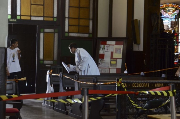 Missa na Catedral Metropolitana de Campinas após ataque de ontem (12) que deixou 5 mortos dentro da igreja.
