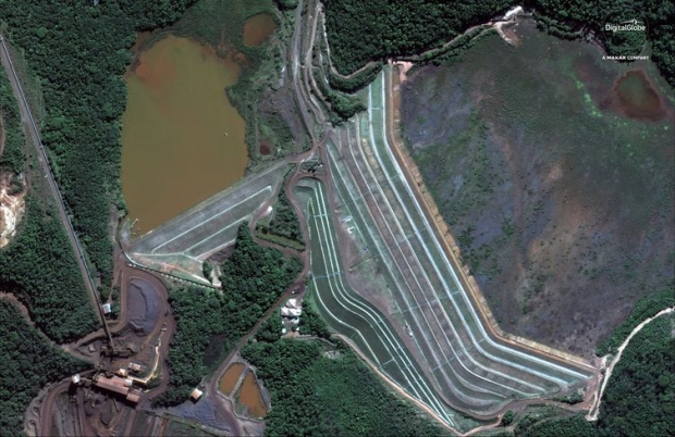 A represa na mina do Córrego do Feijão, perto de Brumadinho, Brasil, é retratada antes do colapso do dia 25 de janeiro de 2019, foto de satélite obtida pela Reuters em 27 de janeiro de 2019.