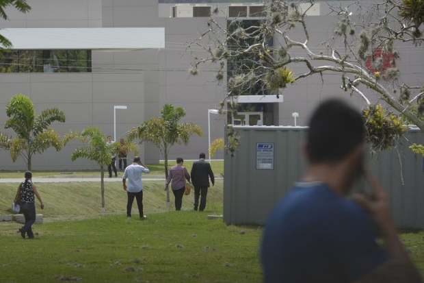 Centro de Treinamento do Flamengo, Ninho do Urubu, é vistoriado por autoridades. 