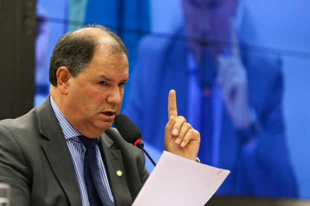 Brasília - O presidente da CPI da Funai e Incra 2, Alceu Moreira, durante sessão para discutir relatório final dos trabalhos ( Marcelo Camargo/Agência Brasil)