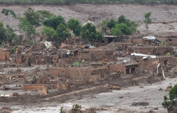 Mariana (MG) - Distrito de Bento Rodrigues, em Mariana (MG), atingido pelo rompimento de duas barragens de rejeitos da mineradora Samarco (Antonio Cruz/Agência Brasil)