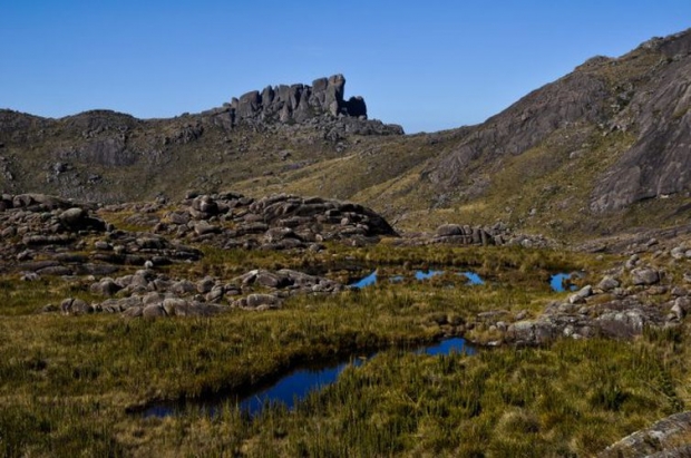 Formação rochosa conhecida como Prateleiras é uma das atrações do Parque de Itatiaia, que completa 80 anos.