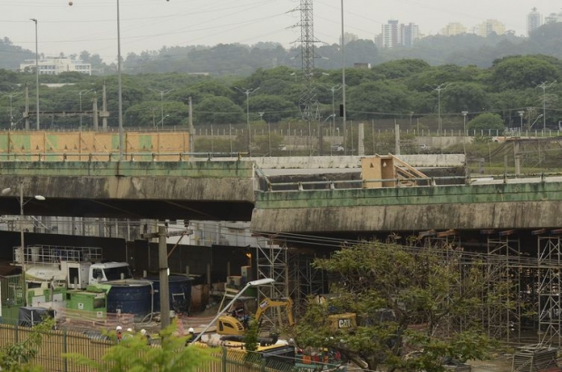 Viaduto que cedeu na pista expressa da Marginal Pinheiros na última quinta-feira (15), na altura do Parque Villa Lobos, zona oeste de São Paulo.