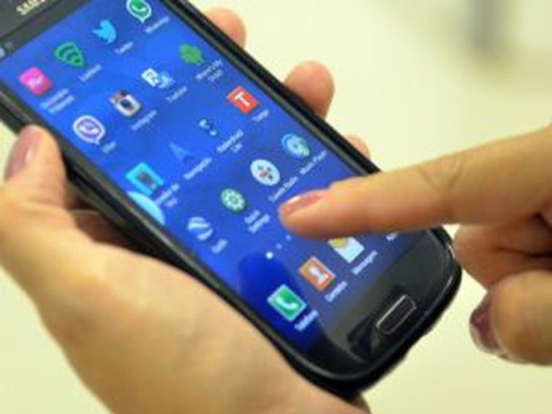 O sistema envia o alerta por mensagens de texto para os celulares em caso de iminência de desastres naturais