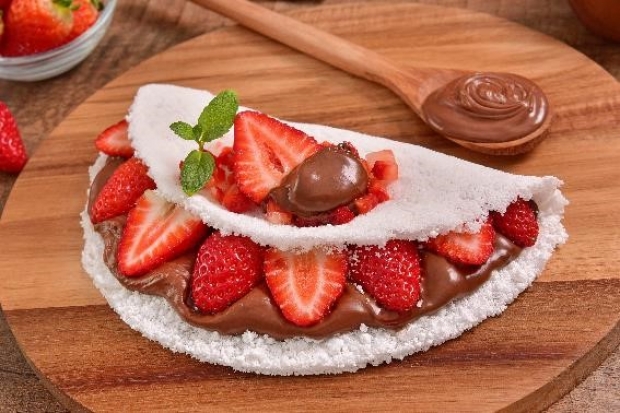 Mundo Positivo » Aprenda a preparar receita de tapioca com Nutella e morangos - Mundo Positivo