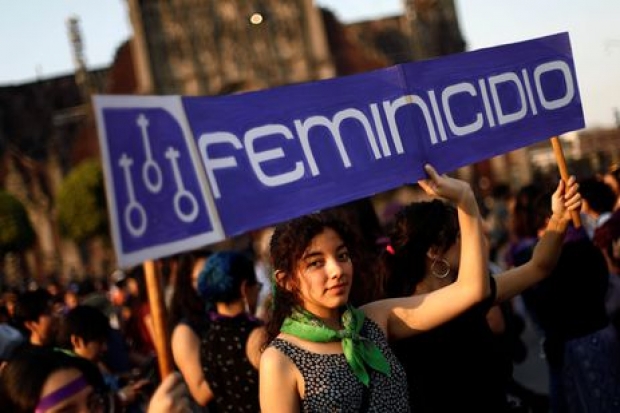 Protesto contra o feminicídio e violência contra mulheres.