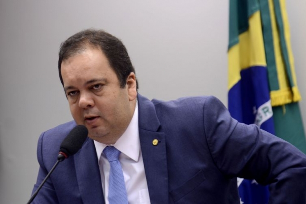 Brasília - O presidente do Conselho de Ética e Decoro Parlamentar da Câmara, Elmar Nascimento, durante reunião para apresentação dos pareceres dos processos por quebra de decoro parlamentar contra quatro deputados (Wilson Dias/Agência