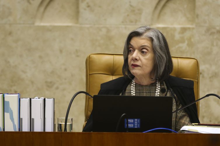 A presidente do Supremo Tribunal Federal, Cármen Lúcia, durante julgamento da validade da terceirização da atividade-fim nas empresas.