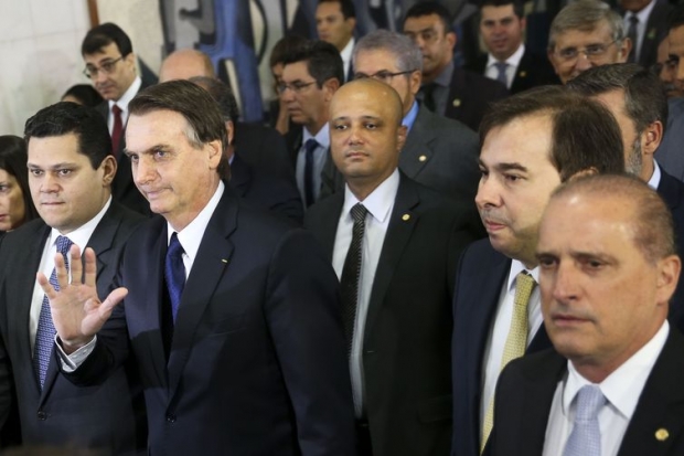  O presidente Jair Bolsonaro, chega ao Congresso Nacional, acompanhado dos presidentes da Câmara, Rodrigo Maia, e Senado, Davi Alcolumbre, para levar o projeto do governo de reforma da Previdência.